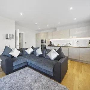 Apartment Flat 1 Bridge House, Staines-upon-Thames