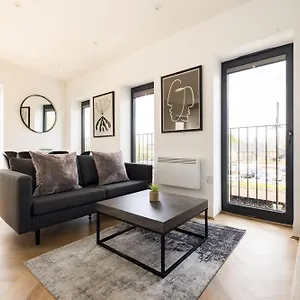 Apartment Charles Hope Riverside, Staines-upon-Thames